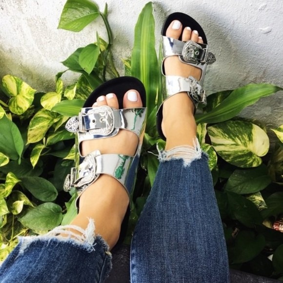 🌷1 left! NEW Slides Buckle Sandal Studs 10 - Picture 7 of 7